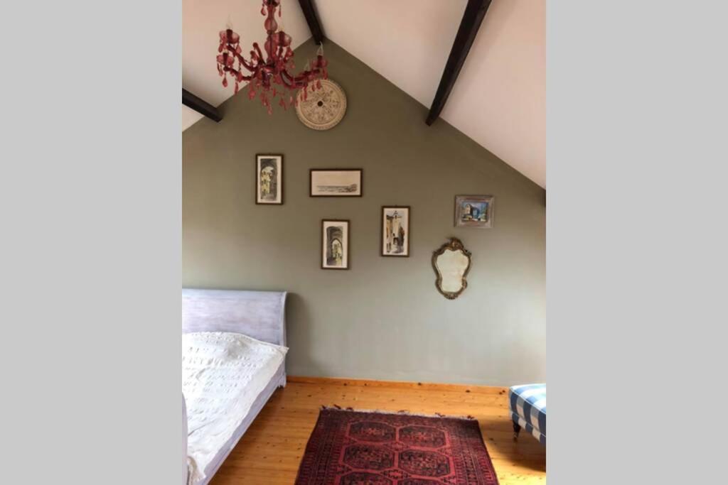 Dans Un Batiment Historique Thorembais-Saint-Trond